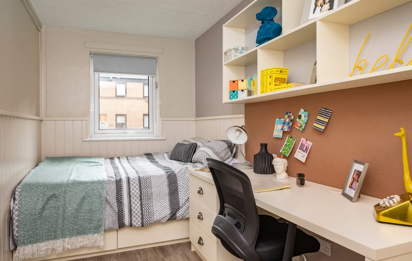 4 Bed Standard, Meadow Court, 13 Sciennes, Newington, Edinburgh - Image 1